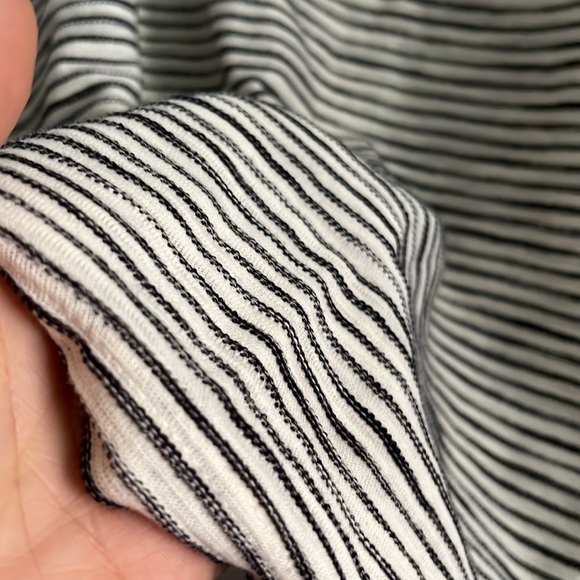 Cropped stripes T shirt - Picture 3 of 4